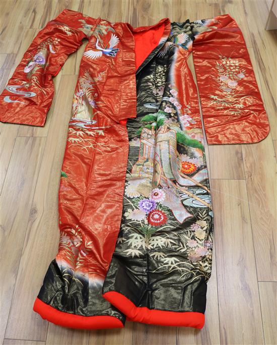 A silk Crepe de chine Japanese embroidered 1920 kimono